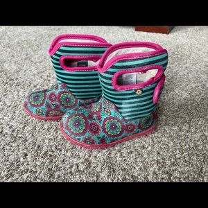 BOGS Sz 8 Toddler Girl Snow Boot